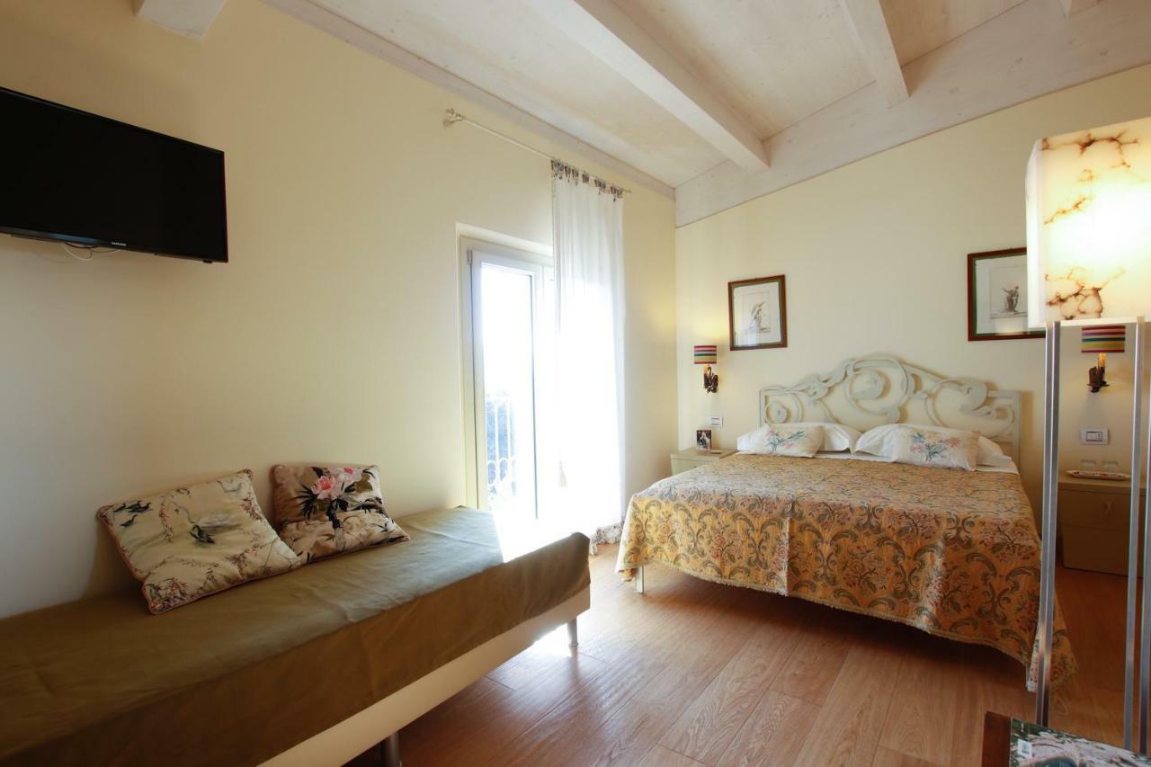 B&B Villa Fioreconero Montacuto Eksteriør billede